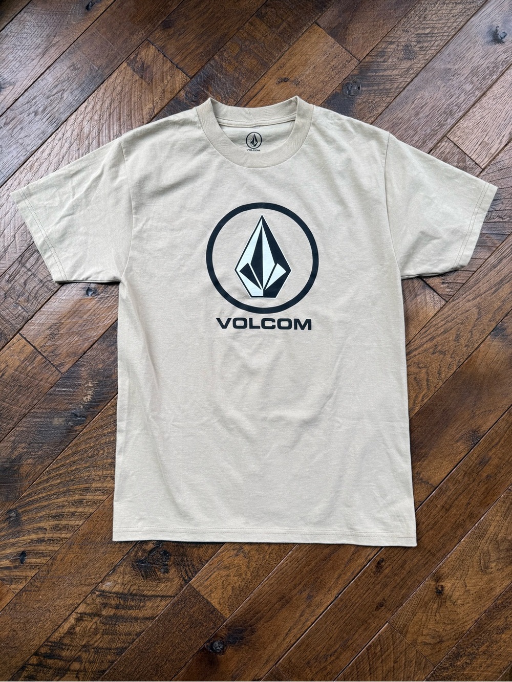 Volcom Cream T‑Shirt with Black Neck Print